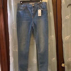 High waist ankle length jeans